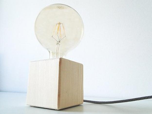 Lampe DIY : Fabriquez votre propre lampe de bureau en bois
