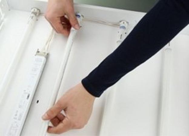 Comment installer un tube LED TL5 ? 