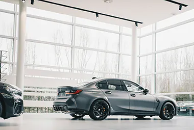 LED tracklights as showroom lighting